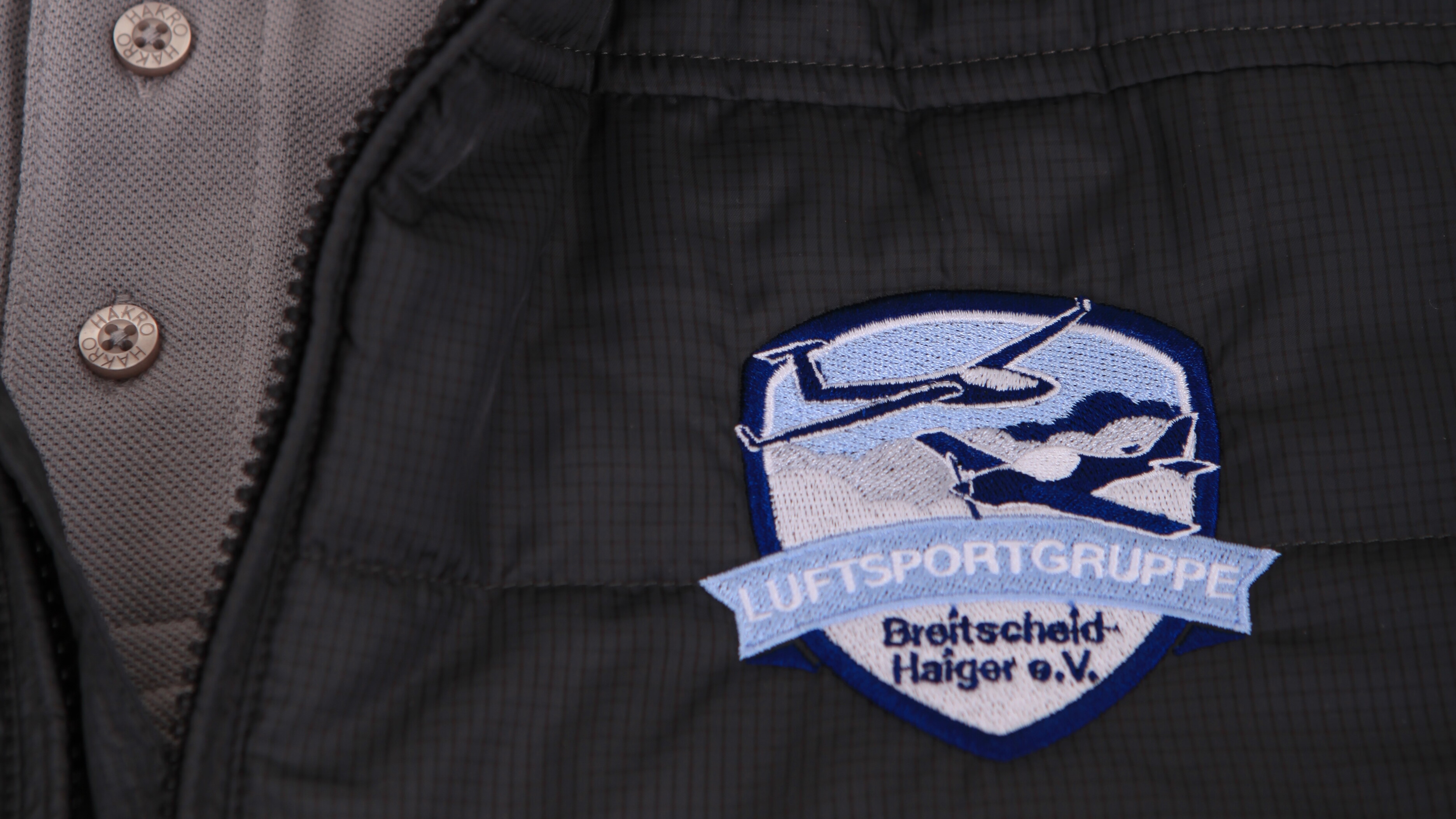 Abbildung einer bestickten Jacke von "Luftsportgruppe Breitscheid-Haiger e.V."